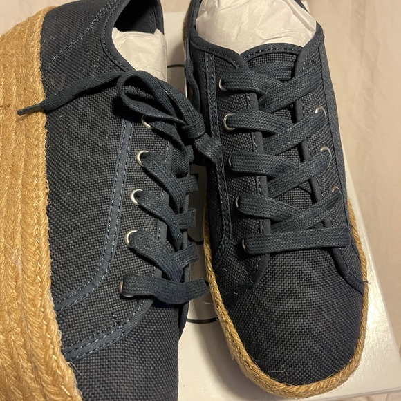Steve Madden Navy espadrilles size 9 - Picture 2 of 3